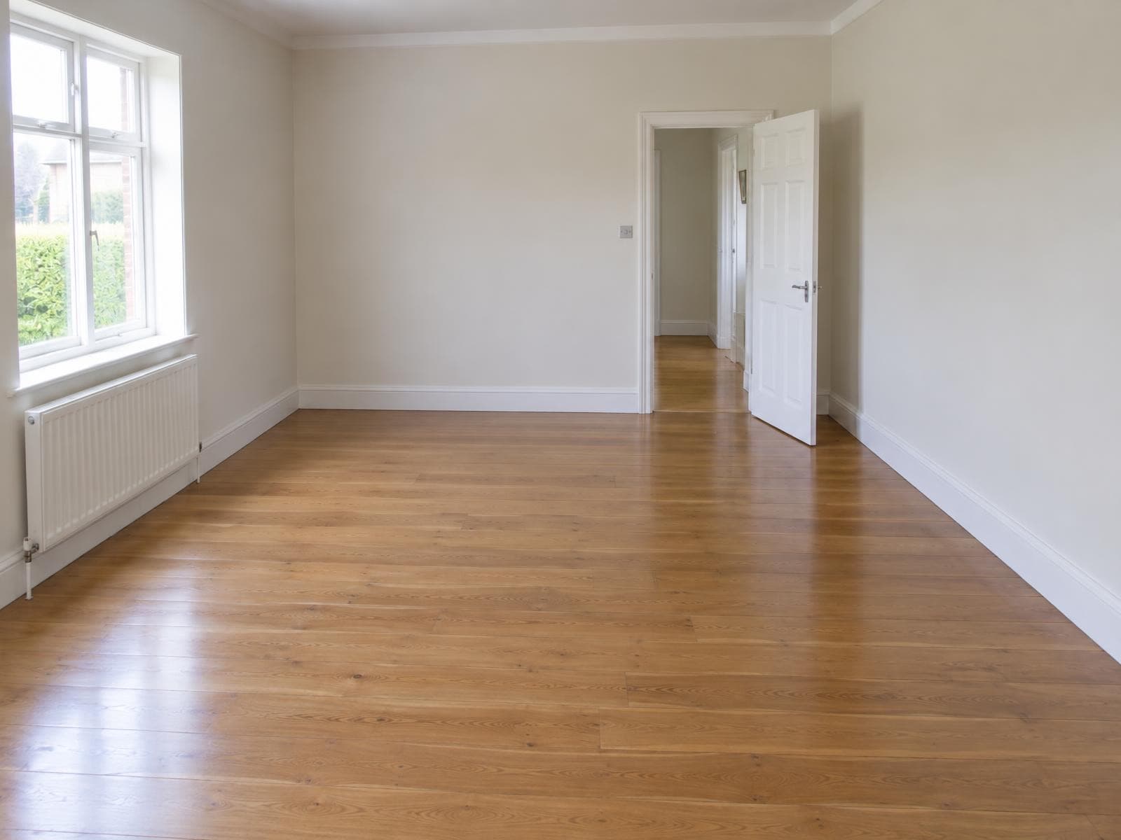 The same dining room with all furniture and boxes removed